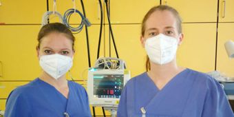 Hier war ein Bild: Anna Schaubeck und Dr. med. Martina Damaschke